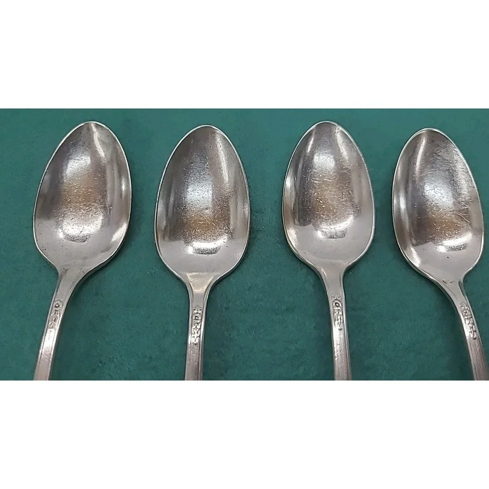 4 Wm Rogers Marigold / Silver Mist Silverplate Teaspoons‎